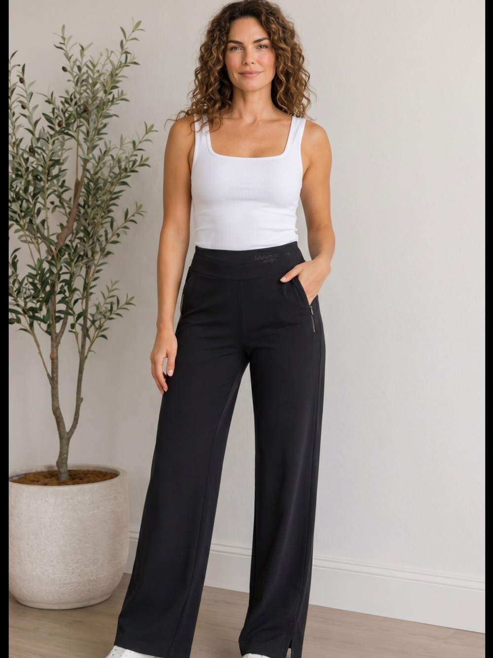 Lululemon Women’s High Rise Wide Leg Pants Black Size 8